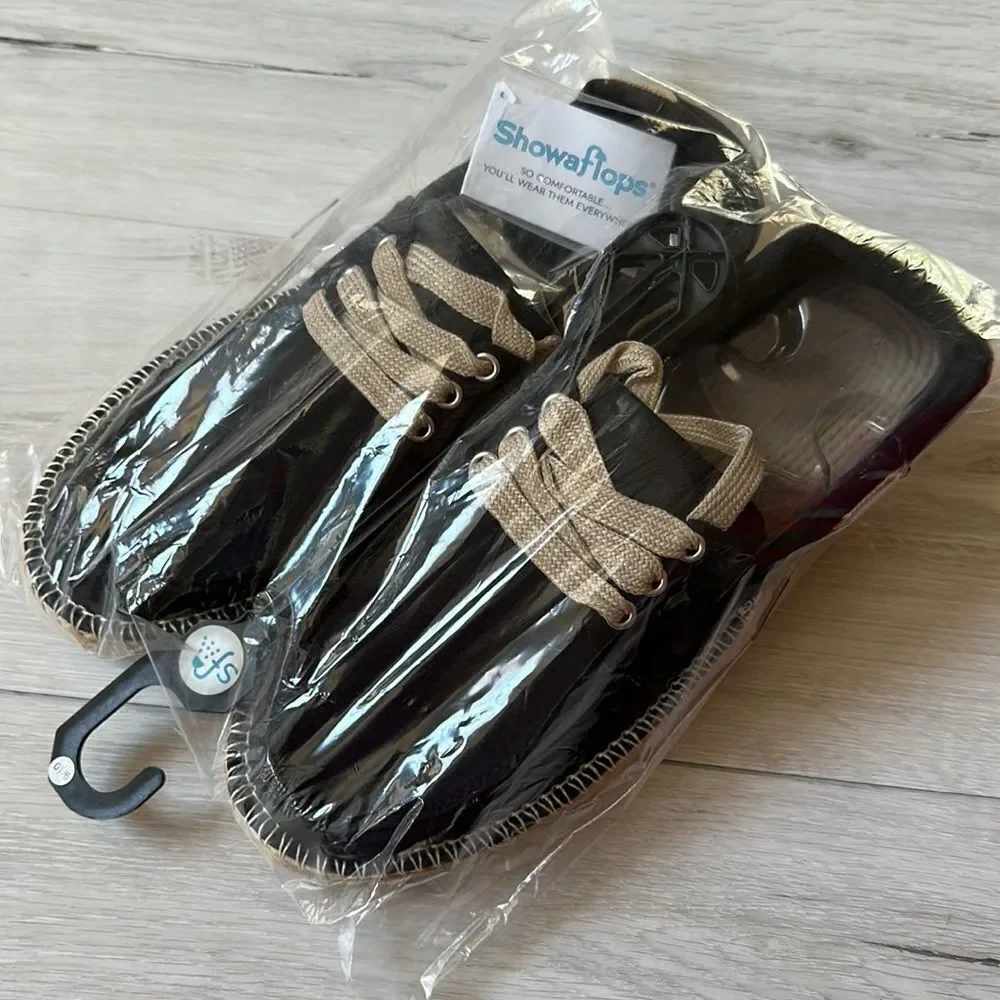 Showaflops Boat‎ Shoes (Black/Natural) 9/10 NWT in packaging